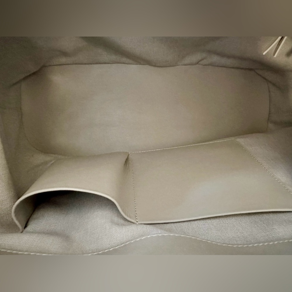 The Row Carryall 14 in Ecru leather - Picture 11 of 17